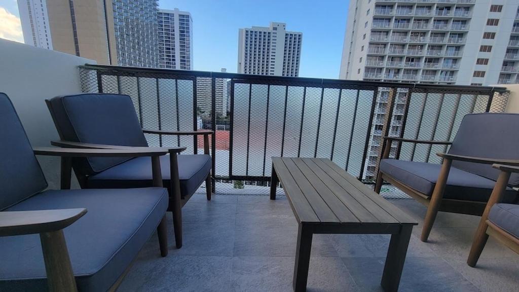Waikiki Condo 2 Bedrooms 2 Bathrooms With 1 Free Parking Space Honolulu Exteriör bild