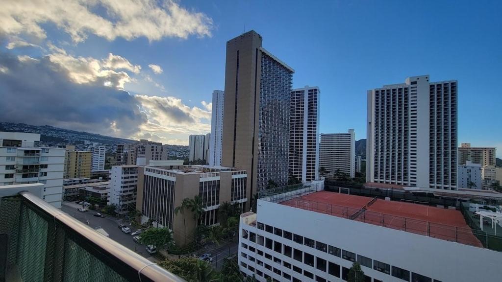 Waikiki Condo 2 Bedrooms 2 Bathrooms With 1 Free Parking Space Honolulu Exteriör bild